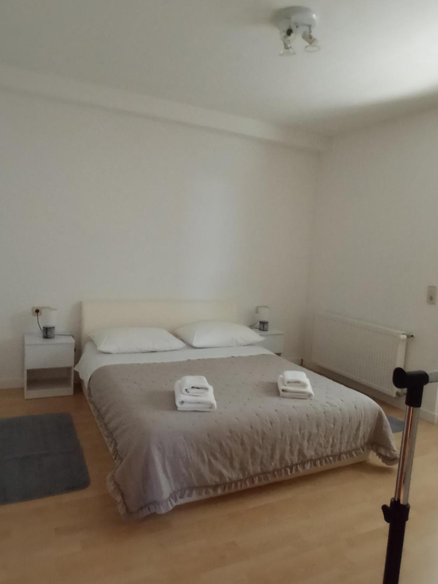 Apartman Carpe Diem Sutomiscica Exterior photo